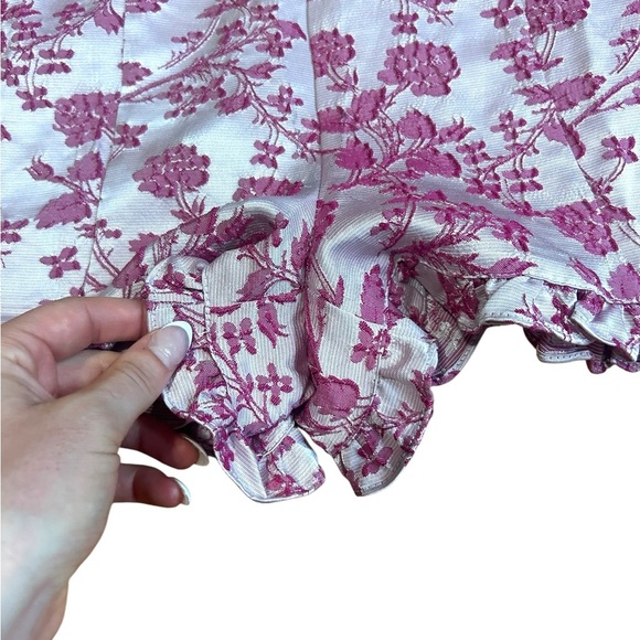 Likely Highland Short Romper Pink White Textured Floral Adjustable Straps Size 4 - Picture 4 of 11